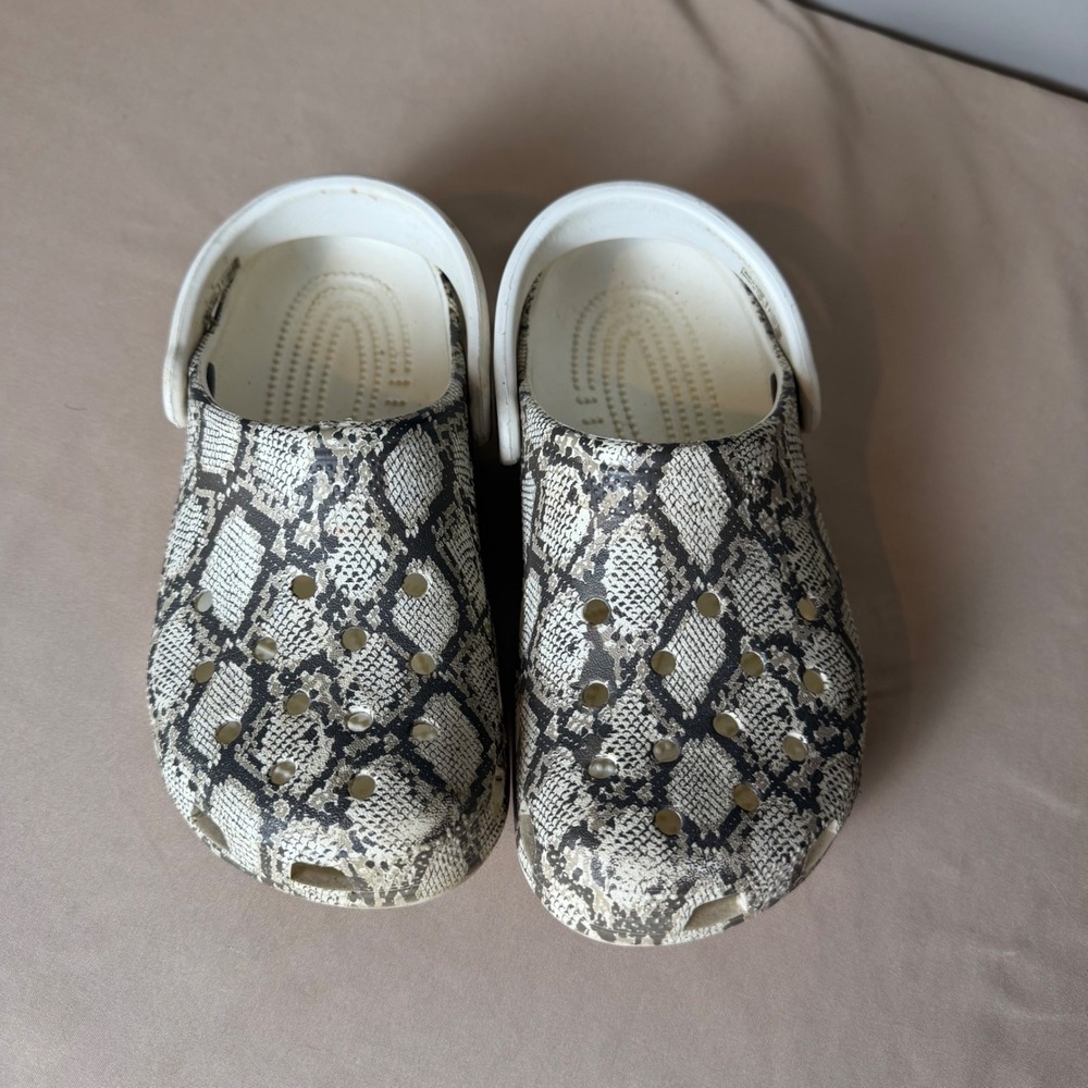 Crocs Classic Clogs Snakeskin Animal Print M4 W6 White Black Tan Neutral